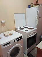 Beachfront Apartment - Sleeps 3 & Free Parking