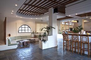 Albatross Hotel