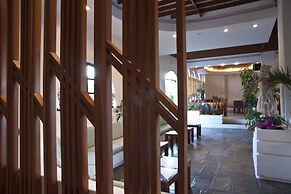 Albatross Hotel