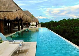 Condo With Amazing Jungle View With Top Amenities