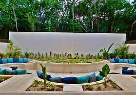 Condo With Amazing Jungle View With Top Amenities