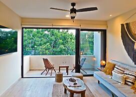 Condo With Amazing Jungle View With Top Amenities