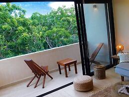Condo With Amazing Jungle View With Top Amenities