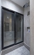 Great Located Private Villa W/amazing Rooftop Pool