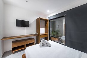 Great Located Private Villa W/amazing Rooftop Pool
