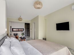Sanders Old Port - Simple Studio w/ Balcony