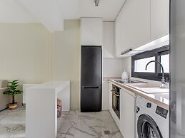 Sanders Old Port - Simple Studio w/ Balcony