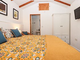 Two Shoes Cottage