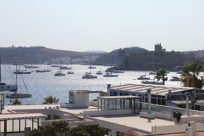Loca Centre Suites