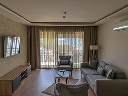 Loca Centre Suites