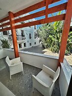 Loca Centre Suites
