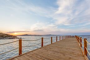 Anda Beach Bistro & Rooms