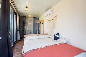 Anda Beach Bistro & Rooms