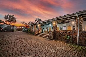 Gusto's Inn