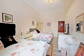 Luxurious Aberdeen Retreat Sleeps 21 & Parking