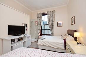 Luxurious Aberdeen Retreat Sleeps 21 & Parking