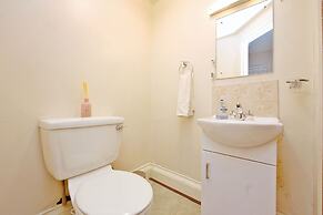 Luxurious Aberdeen Retreat Sleeps 21 & Parking
