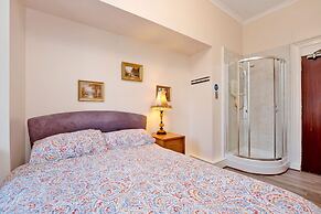 Luxurious Aberdeen Retreat Sleeps 21 & Parking