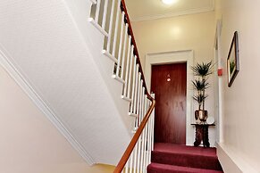 Luxurious Aberdeen Retreat Sleeps 21 & Parking