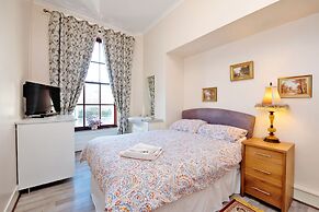 Luxurious Aberdeen Retreat Sleeps 21 & Parking
