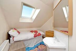 Luxurious Aberdeen Retreat Sleeps 21 & Parking
