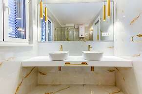 Irini Luxury Rooms
