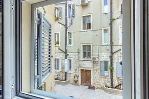 Irini Luxury Rooms