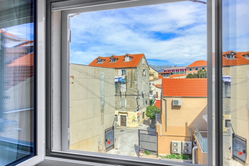 Irini Luxury Rooms