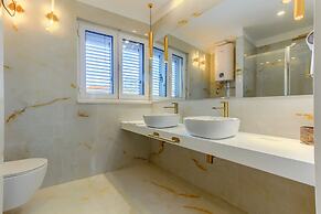 Irini Luxury Rooms