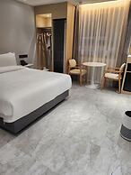 Asherah Villard Aqua Business Hotel
