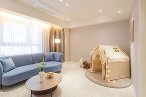 Asherah Villard Aqua Business Hotel