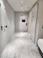 Asherah Villard Aqua Business Hotel