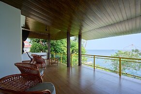 Seclude by the Lake Alleppey