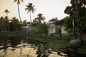Seclude by the Lake Alleppey