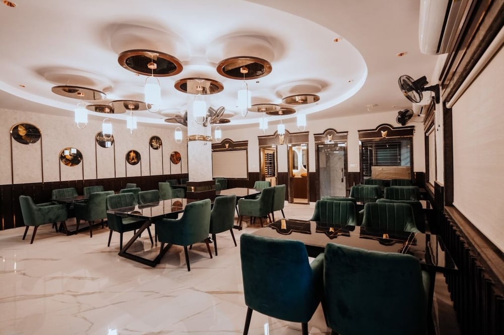 Bajaj's Karwan Inn