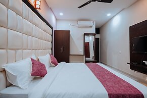 Bajaj's Karwan Inn