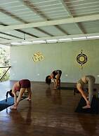 Don Jons Lodge -Surf & Yoga