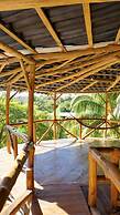 Don Jons Lodge -Surf & Yoga
