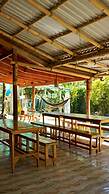 Don Jons Lodge -Surf & Yoga