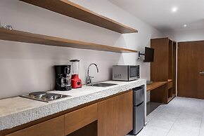 Great Located Spacious Loft W/amazing Rooftop Pool