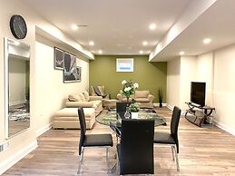 Brand New Walk Out Bsmt Apt Near Beach