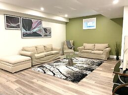 Brand New Walk Out Bsmt Apt Near Beach