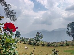 Haut Monde King's Paradise Resort