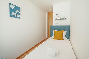 Modern Stylish Apartment I by Vacationy