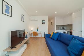 Modern Stylish Apartment I by Vacationy