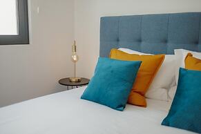 Modern Stylish Apartment I by Vacationy