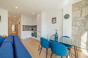 Modern Stylish Apartment I by Vacationy