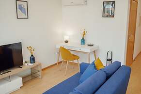 Modern Stylish Apartment I by Vacationy