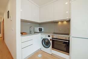 Modern Stylish Apartment I by Vacationy