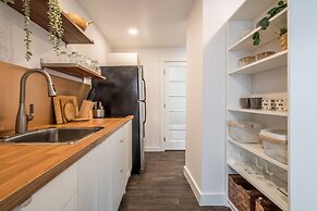 Cozy Fully-Equipped 2 Bedroom Suite